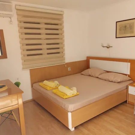 Helen's Apartamento Budva