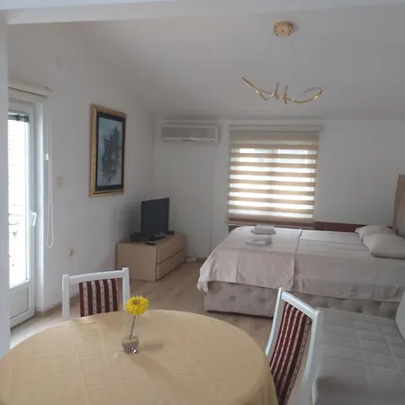 Apartment Helen's Budva